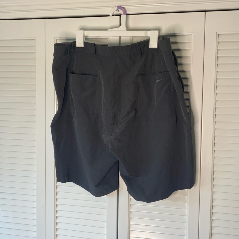 Mens Nike Golf shorts size 42 dark grey